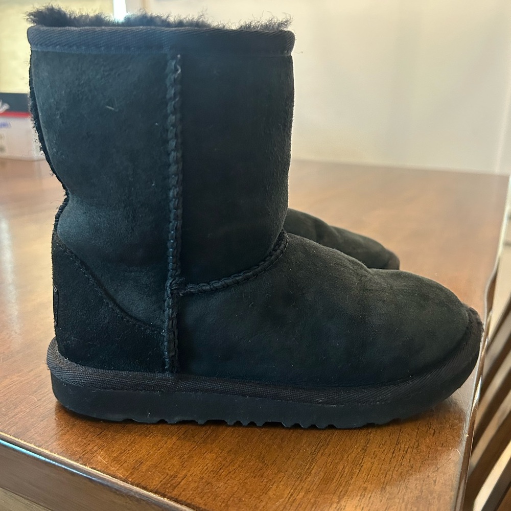 Ugg Boots Classic II Size 13 Black Girls Toddler 1017703K Warm Winter‎ Kids